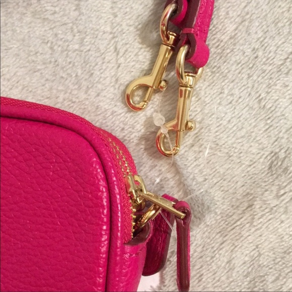 CHECK @thedustycarrot 🆕Pink/Ruby Small Coach - Picture 3 of 14